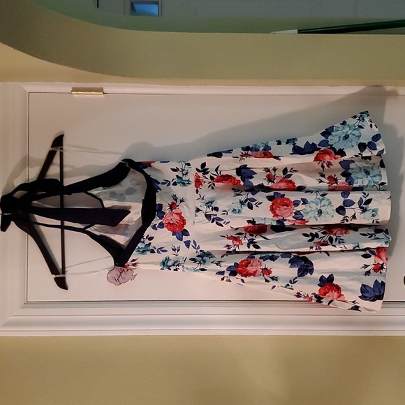 Pinup Girl Clothing Golightly Dress Size M - Picture 2 of 4